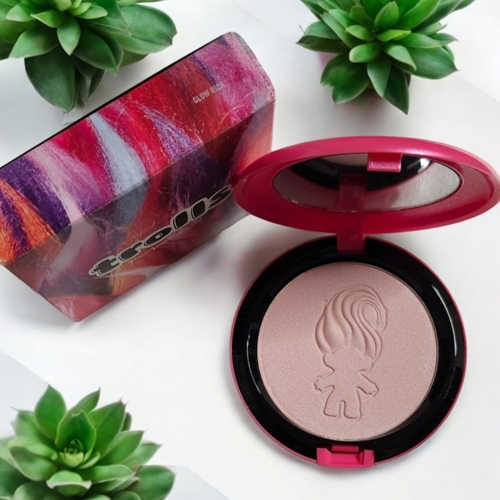💋HOST PICK💋 NIB MAC Makeup X Trolls Play it Proper Beauty Blush Highlight powder